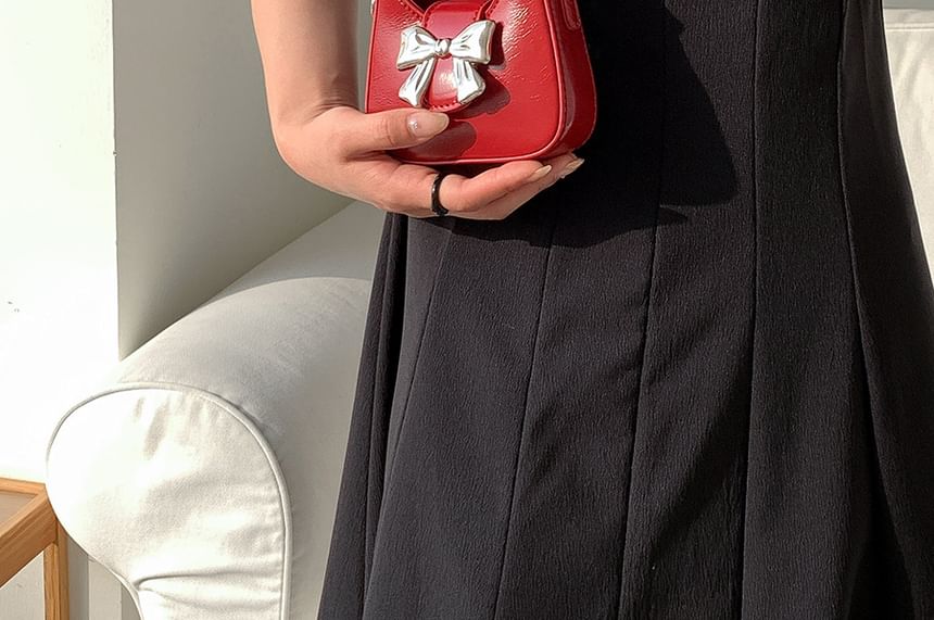 Bow Chain Strap Crossbody Bag