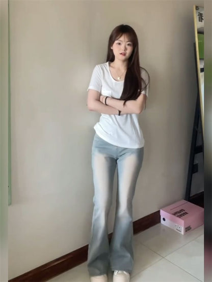 Short-Sleeve Scoop Neck Plain T-Shirt / Mid Rise Washed Bootcut Jeans