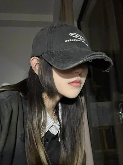 Distressed Baseball Cap Embroidered