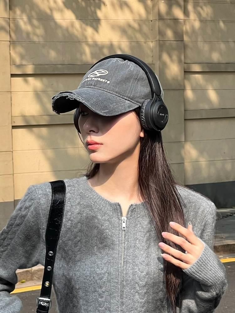 Distressed Baseball Cap Embroidered