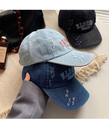 Casquette de baseball en denim vieilli avec lettrage brodé