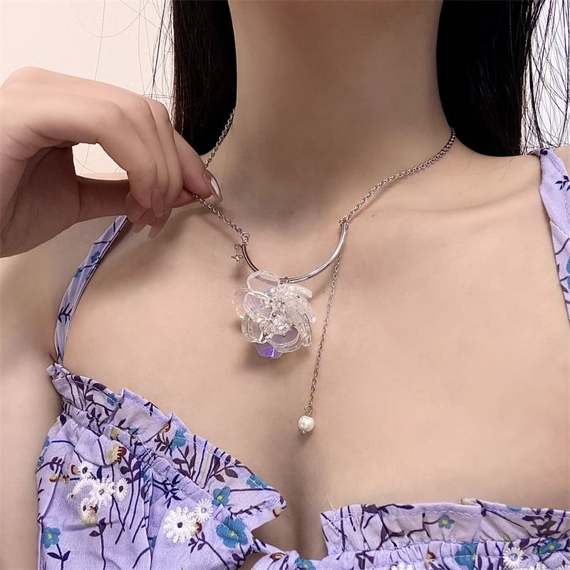 Alloy Choker Resin Floral Pendant