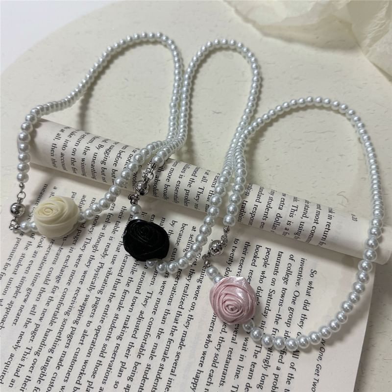 Floral Pearl Faux Necklace