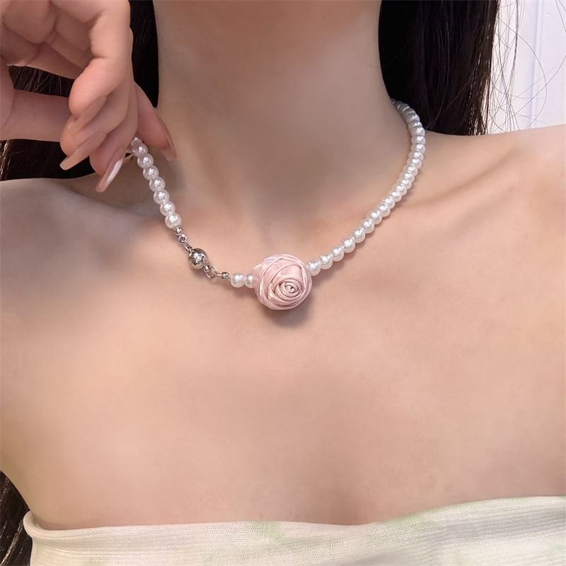 Floral Pearl Faux Necklace