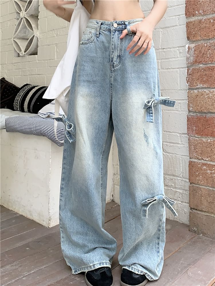 Wide Bow Leg Mid Waist Jeans Washed