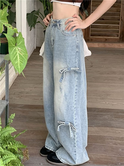 Wide Bow Leg Mid Waist Jeans Washed
