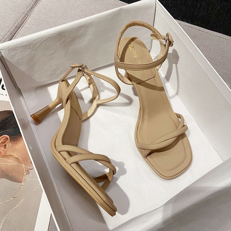 High-Heel Sandals Knotted