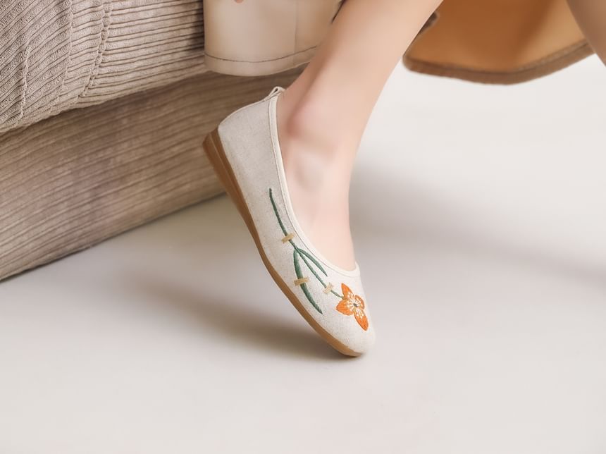 Embroidered Flower Flats