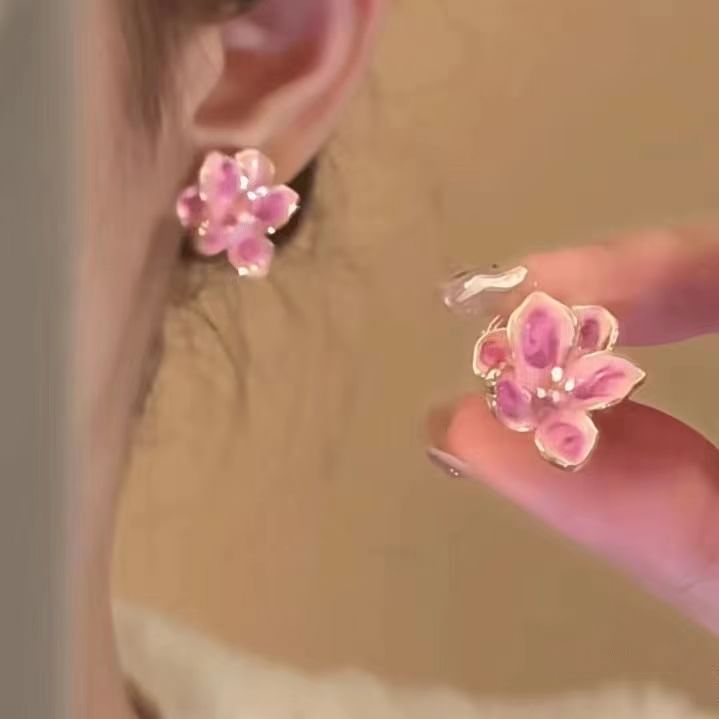 Ear Floral Glaze Clip-On / Stud Earring