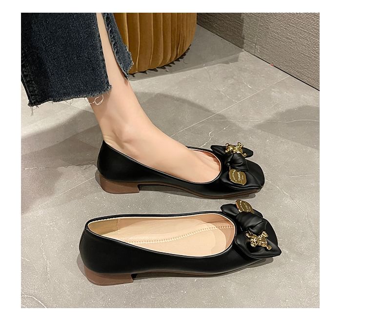 Toe Bow Accent Flats Square