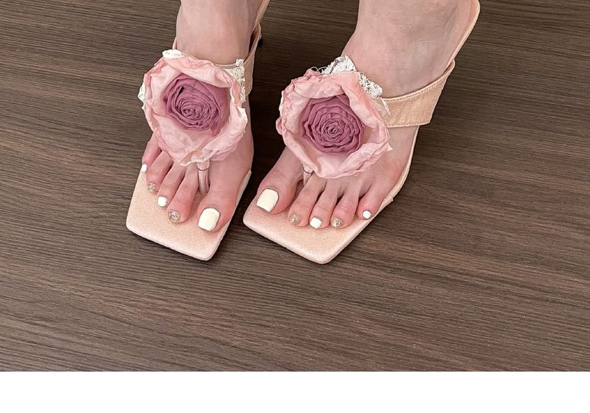 Flip Low Accent Flower Heel Flops