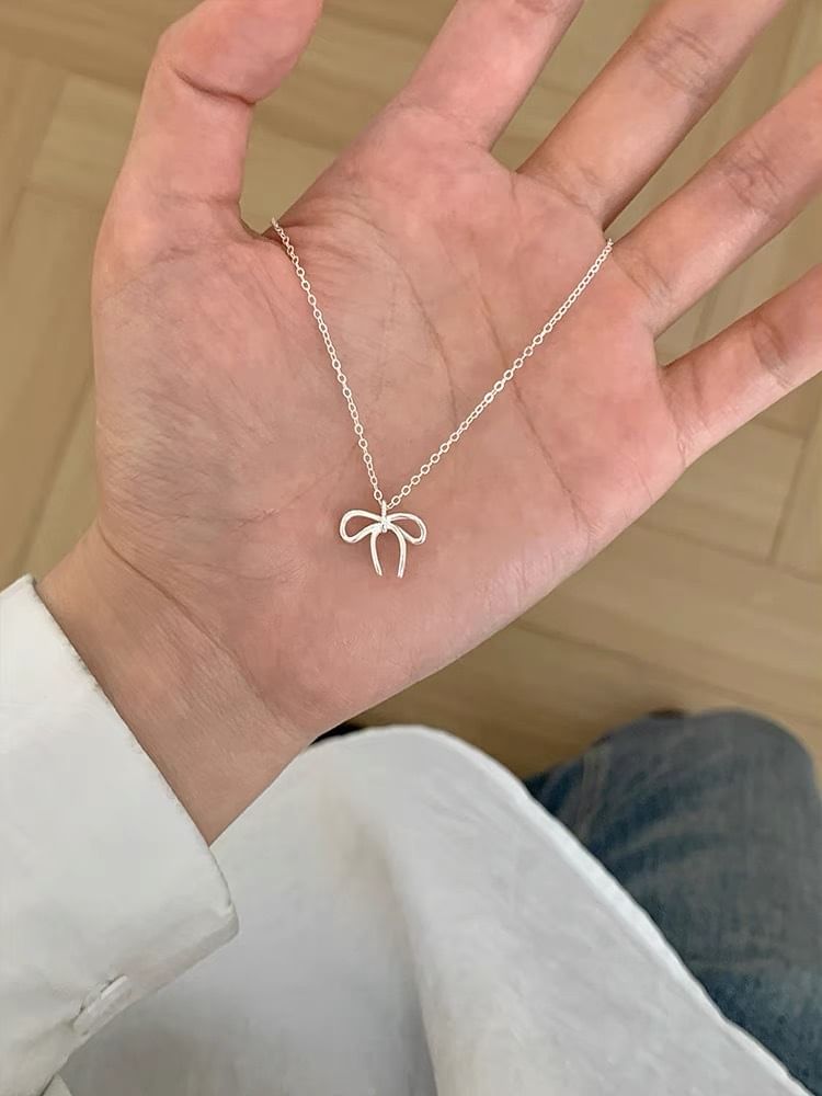 Bow Pendant Alloy Necklace