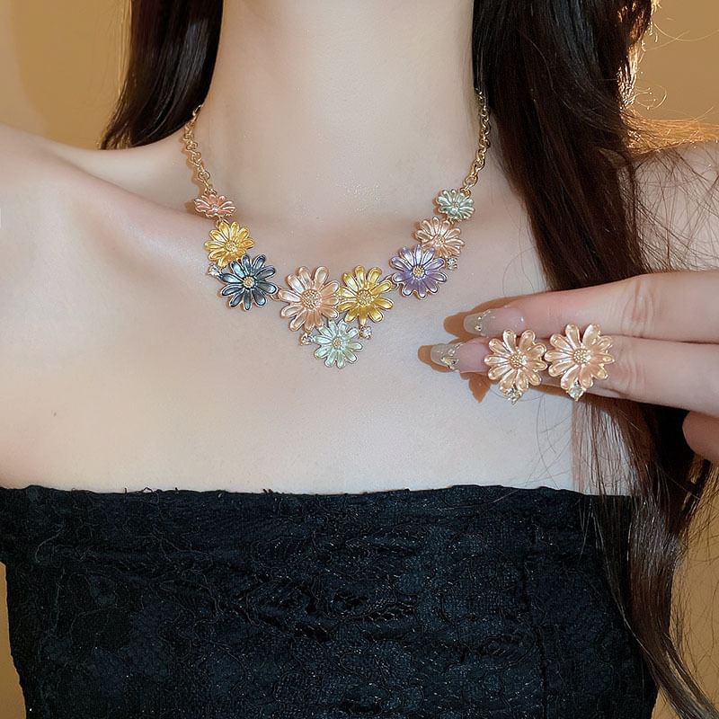 Floral Alloy Stud Earring / Rhinestone Choker