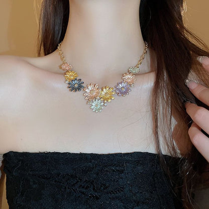 Floral Alloy Stud Earring / Rhinestone Choker