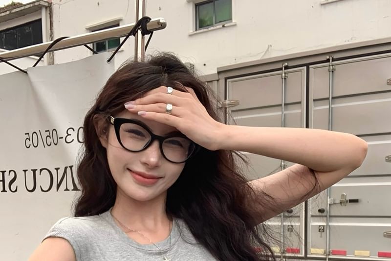 Round Short-Sleeve Tee Neck Backless Plain