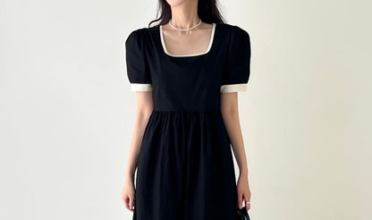 Short-Sleeve Square Neck Two Tone Midi A-Line Dress