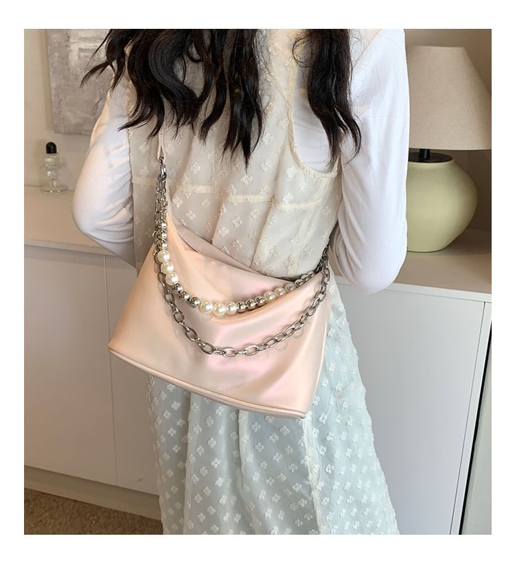 Faux Pearl Strap Chained Crossbody Bag