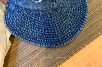 Brim Denim Embroidered Cap Wide Washed Bow