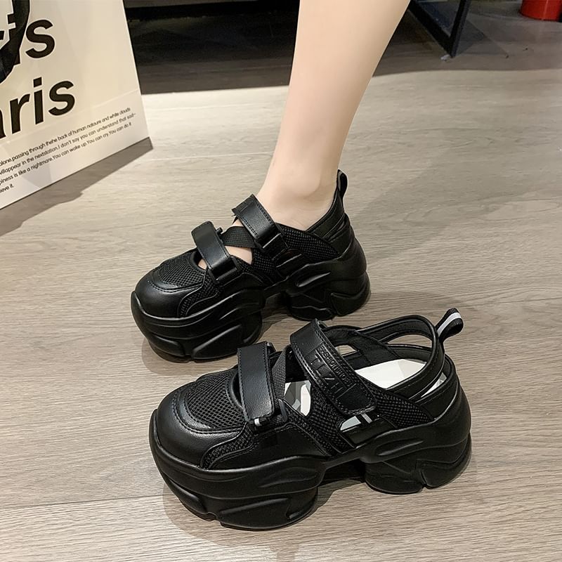 Panel Sneakers Platform Cutout