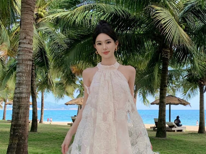 Robe longue d'été brodée de fleurs à licou