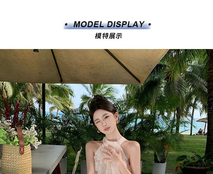 Robe longue d'été brodée de fleurs à licou