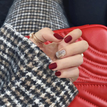 Ongles à coller avec effet ondulé mat (divers modèles)