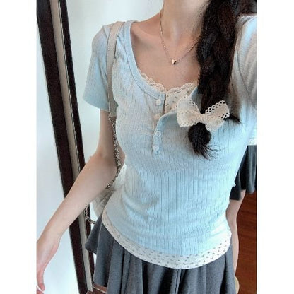 Short Sleeve Scoop Neck Mock Two-Piece Floral Print Panel Lace Trim Slim Fit T-Shirt