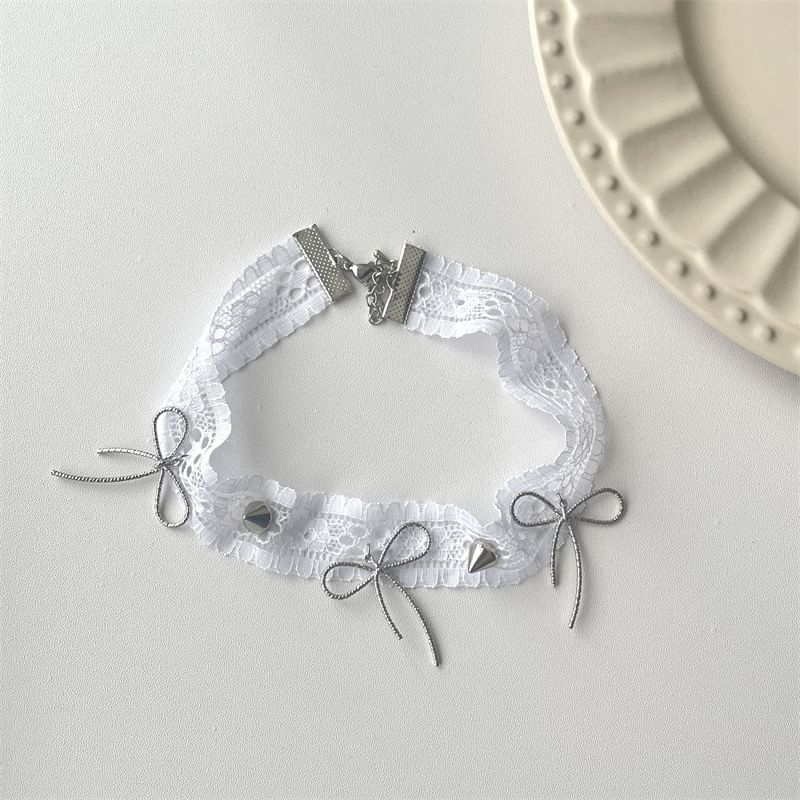 Rivets White Bow Choker With Lace And Spike Necklace