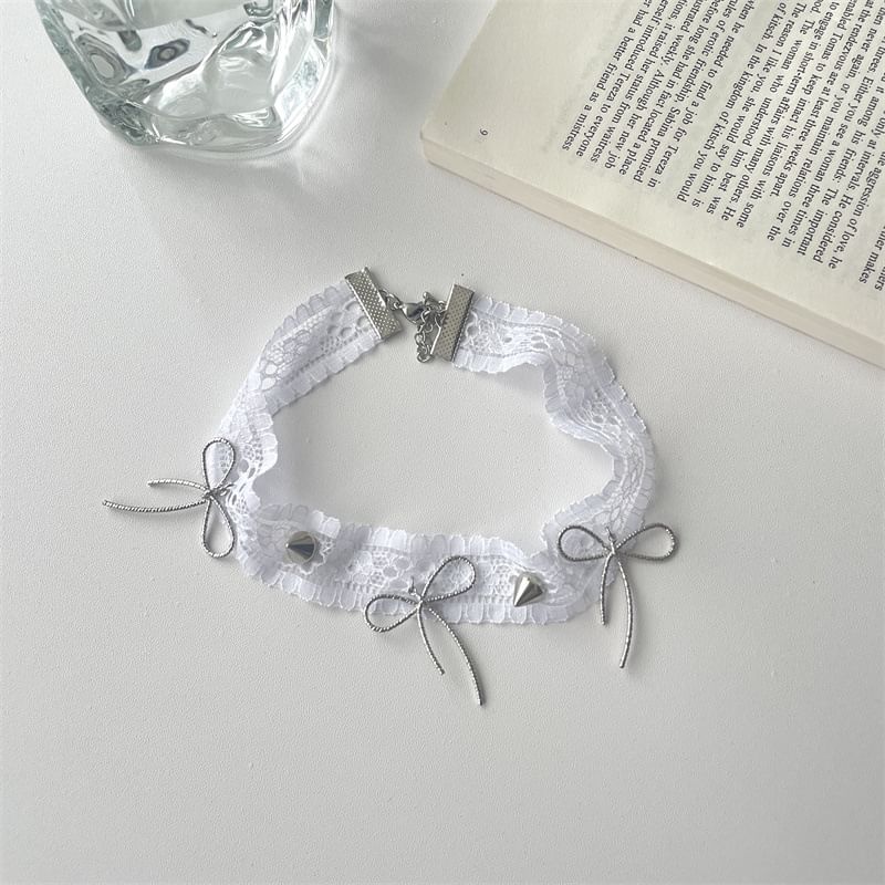 Rivets White Bow Choker With Lace And Spike Necklace