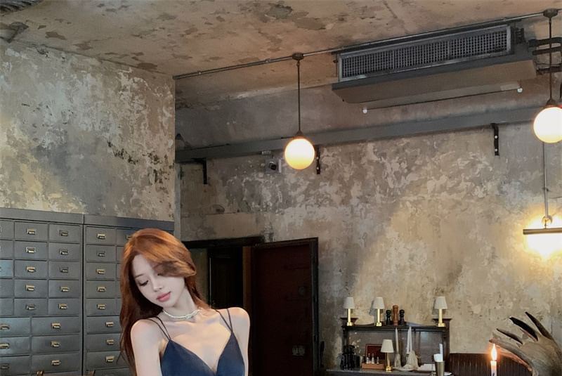 A-Line Evening V-Neck Strap Plain Gown Spaghetti