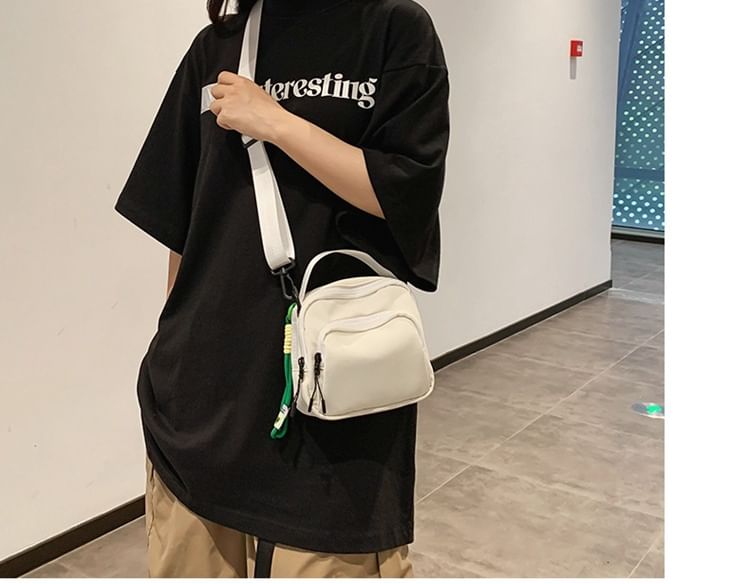 Umhängetasche aus schlichtem Canvas