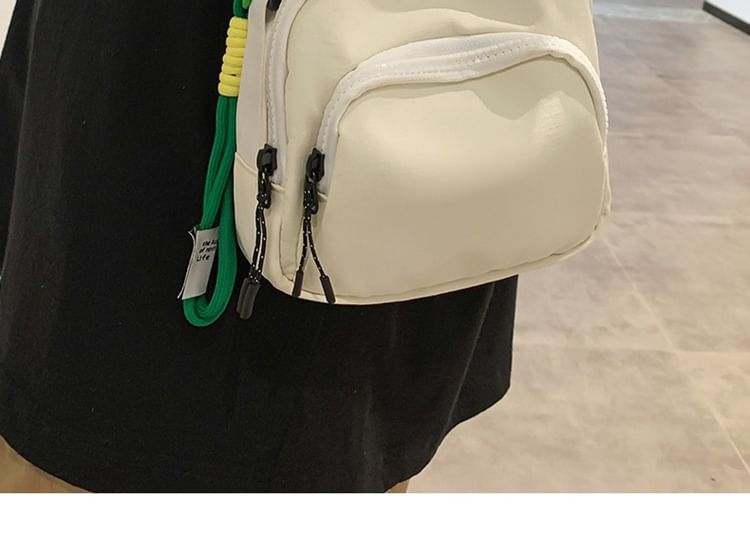 Umhängetasche aus schlichtem Canvas