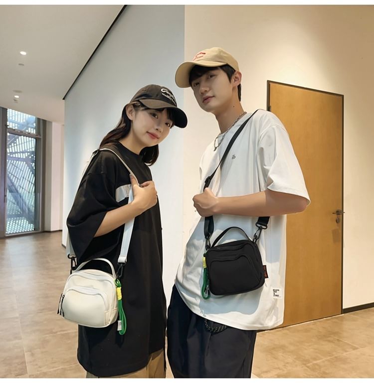 Umhängetasche aus schlichtem Canvas