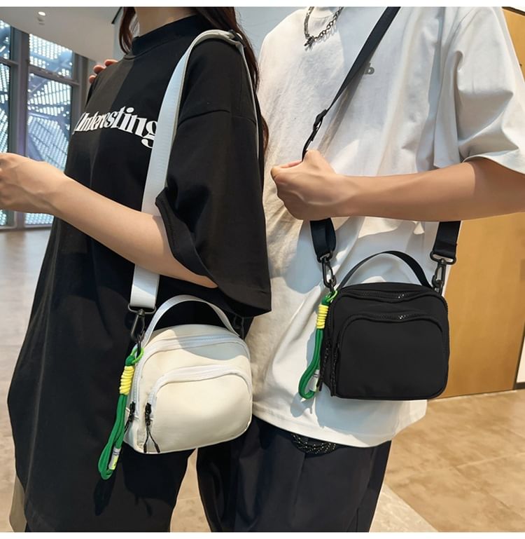 Umhängetasche aus schlichtem Canvas