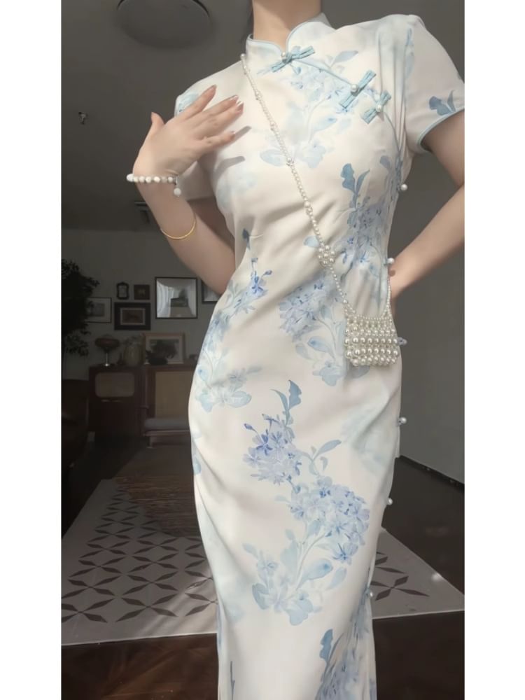 Short-Sleeve Stand Collar Floral Print Frog Buttoned Slit Midi Sheath Qipao