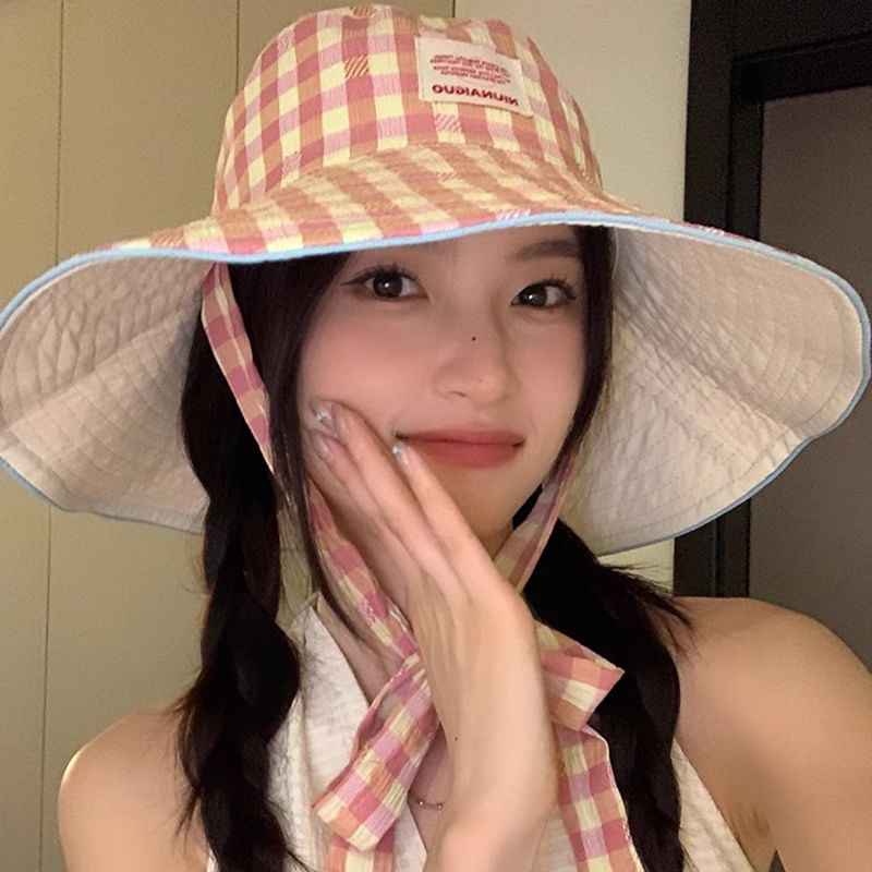 Bucket Strap Hat Pattern With Checkered Chin