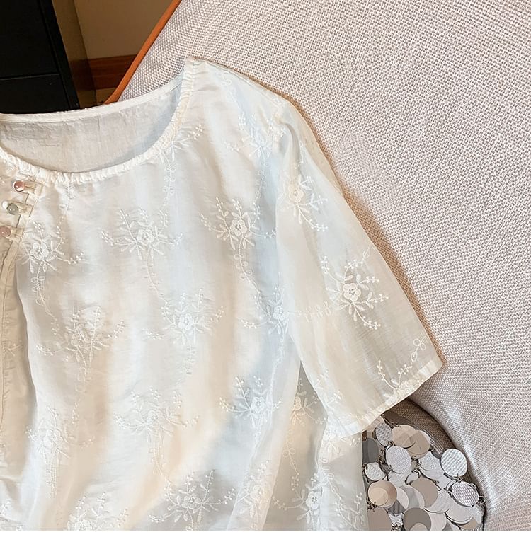 Short-Sleeve Flower Embroidered Blouse