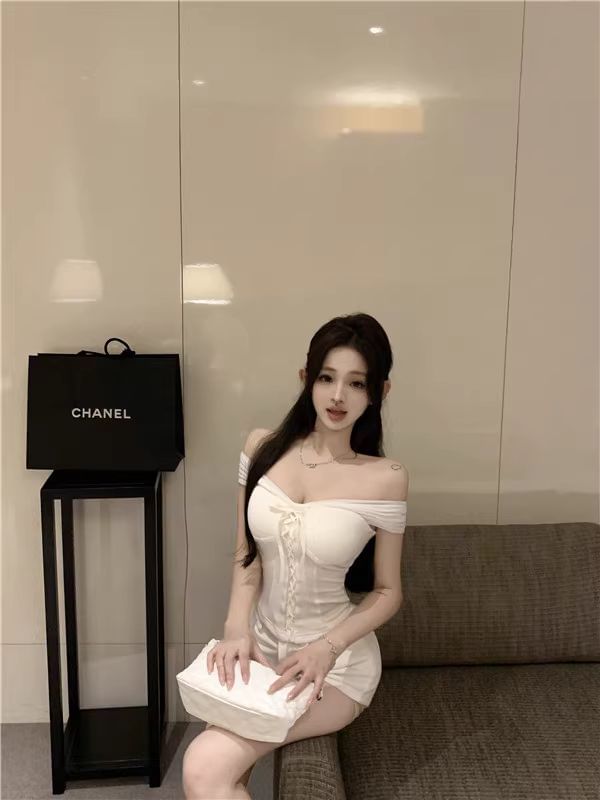 Off Shoulder Top Plain Crop