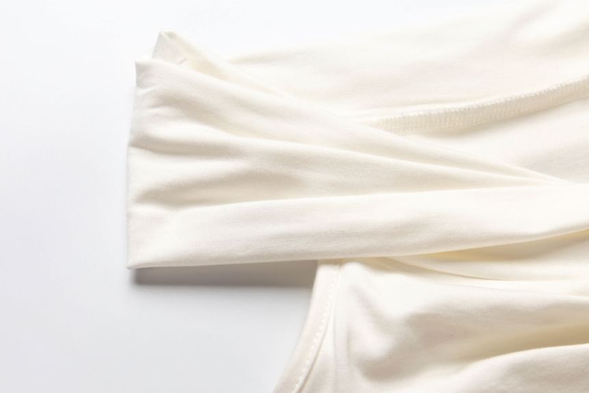 Slim Accent Plain Top Off-Shoulder Short-Sleeve Ruched Crop Floral Fit