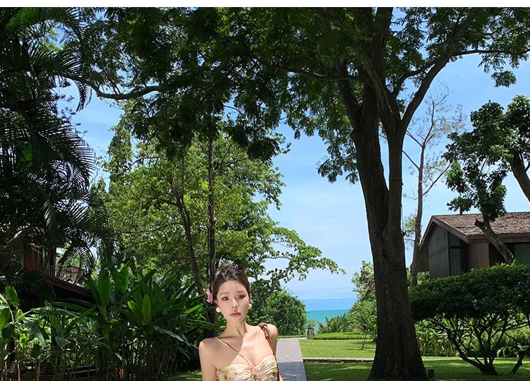 Cutout Halter Maxi Dress Print Floral A-Line Pleated Back Open Neck