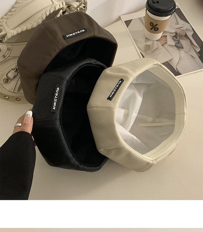 Béret en similicuir