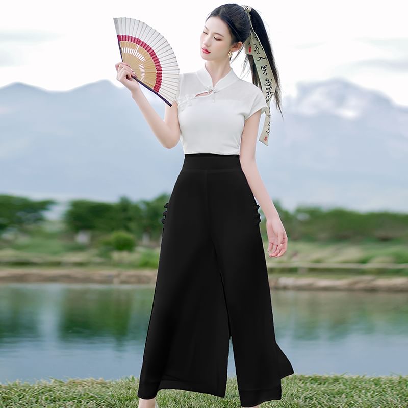 Traditional Chinese Short-Sleeve Stand Collar Plain Cutout Frog Buttoned Top / High Waist Cropped Culottes / Set