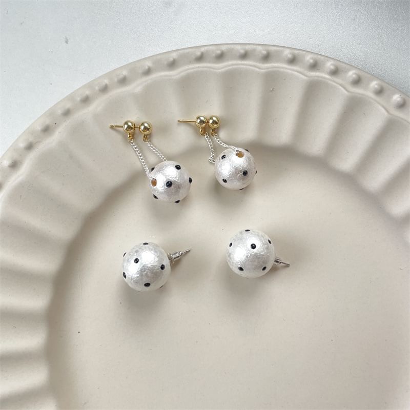 Faux Dotted Drop Stud / Earring Pearl