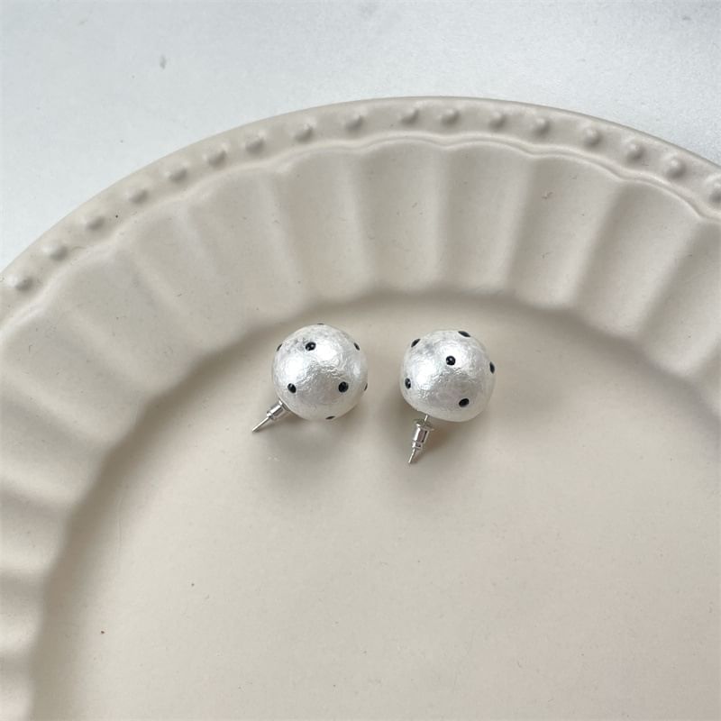 Faux Dotted Drop Stud / Earring Pearl