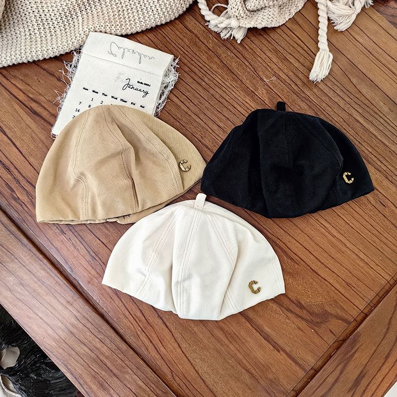 Lettering Beret Metal Hat