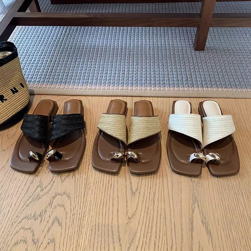 Metal Straw Square Chunky Toe Loop Sandals Heel Accent