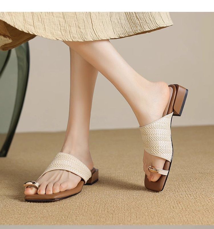 Metal Straw Square Chunky Toe Loop Sandals Heel Accent