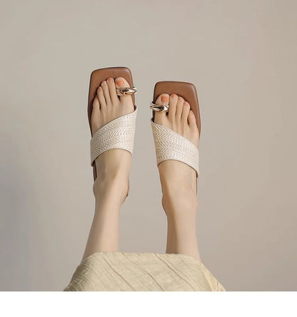Metal Straw Square Chunky Toe Loop Sandals Heel Accent