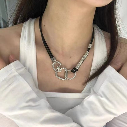 Collier ras du cou en similicuir en alliage avec cœur