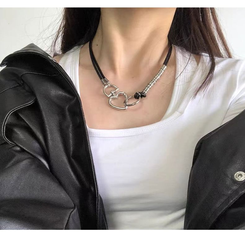 Collier ras du cou en similicuir en alliage avec cœur